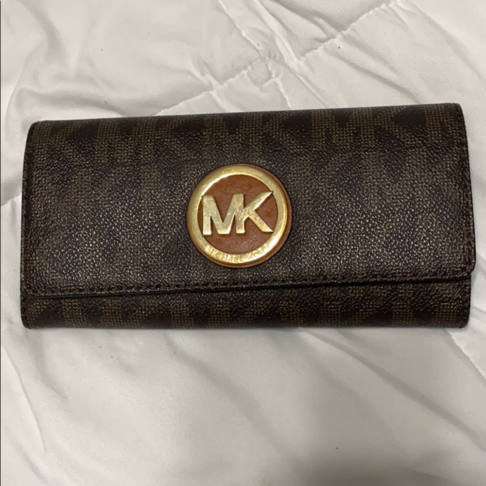 michael kors clutch